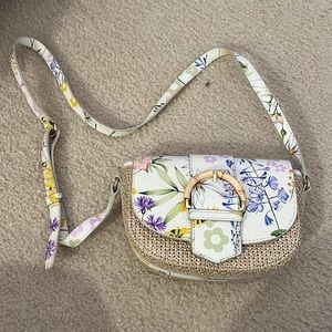 Flower crossbody